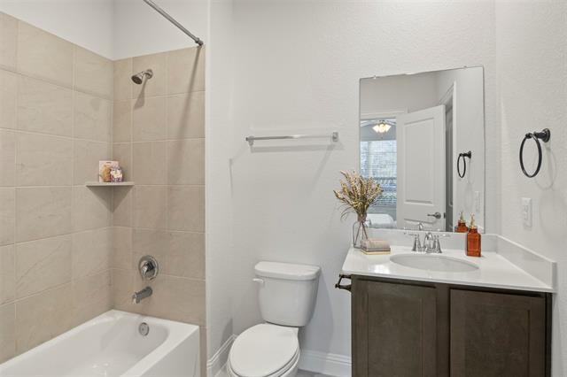 Building Photo - 10813 Culberson Dr