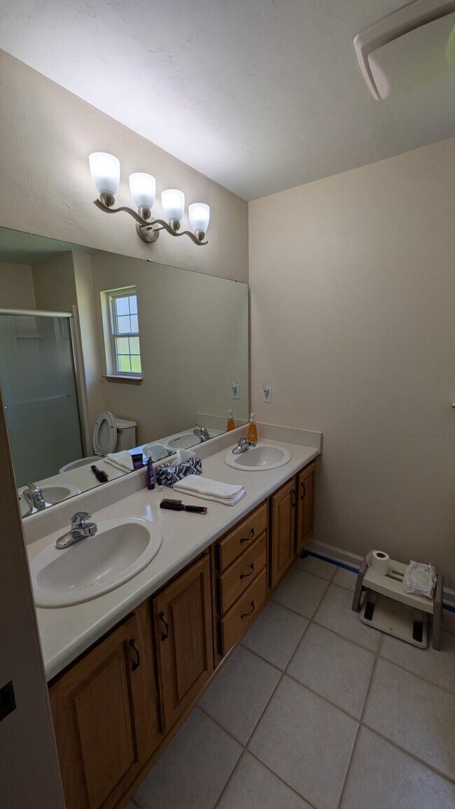 Building Photo - 1457 Applewood Way