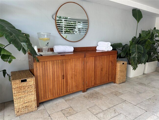 Building Photo - 540 West Ave