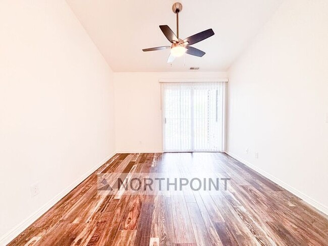 Building Photo - River Run Condo -Top Floor - 3 bed 2 bath