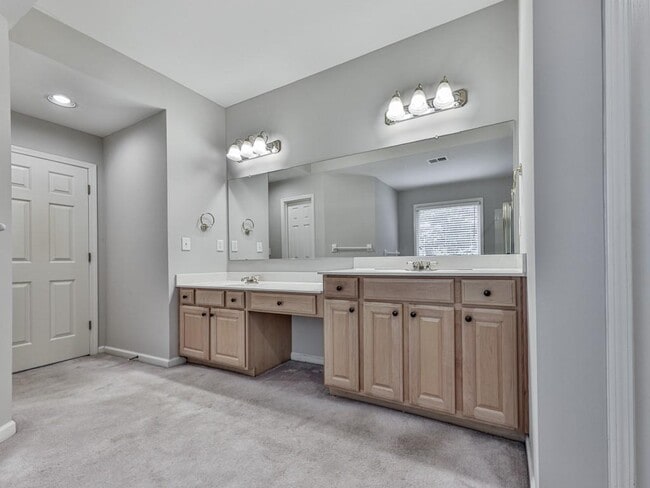 Building Photo - 408 Sixes Dr