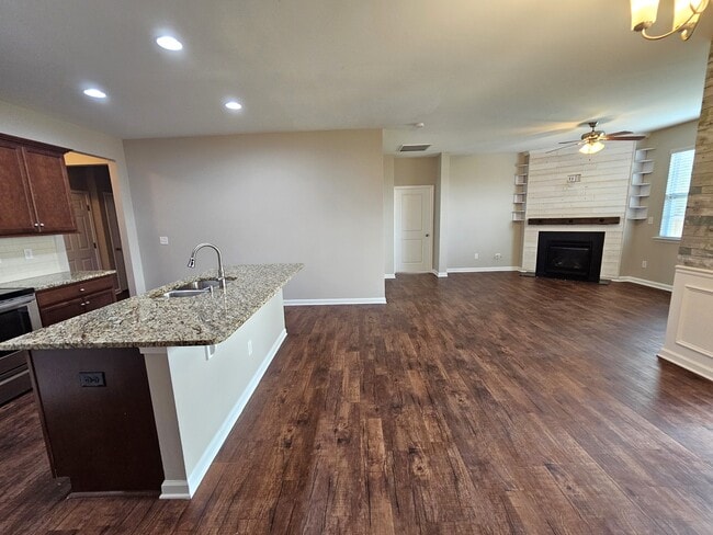 Building Photo - 310 Cabot Hill Ln
