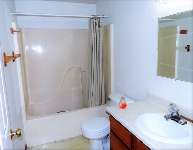 Building Photo - $1,250 | 2 Bedroom, 1 Bathroom Condo | Pet Friendly* | Available for an August 7th, 2026 Move In!