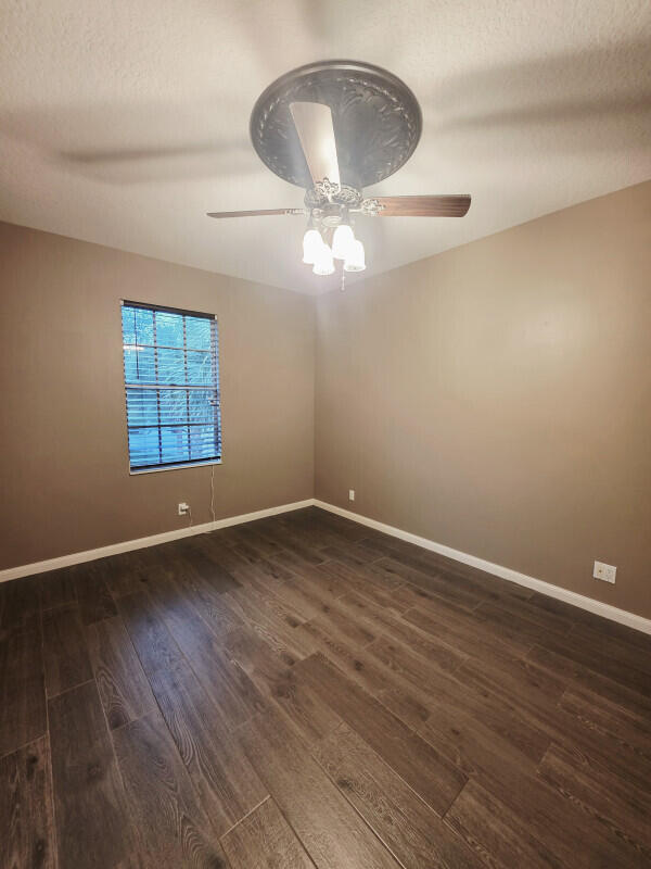 Building Photo - 43 Live Oak Cir