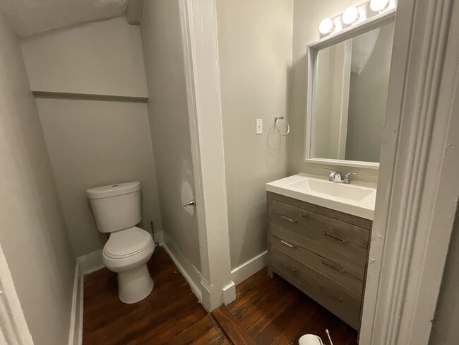 Building Photo - 1110 11th St