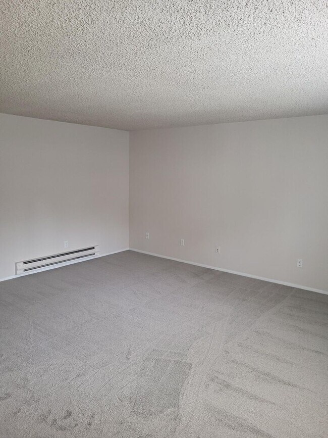 Building Photo - 8309 Cirque Dr W