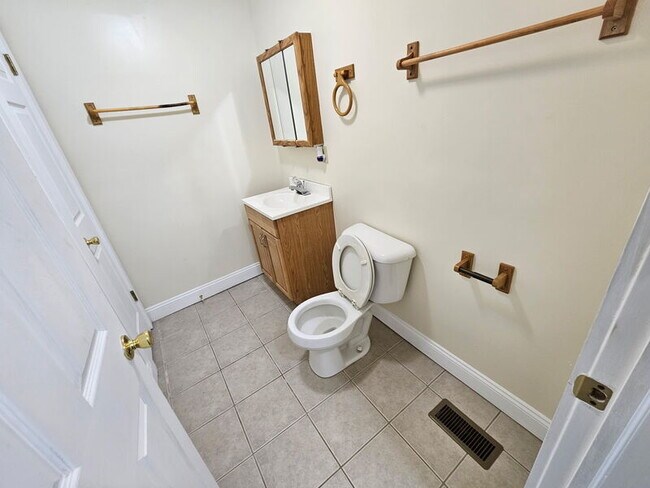 Building Photo - 876 E 149th St