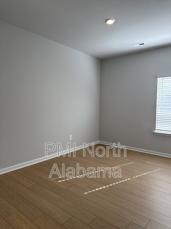 Building Photo - 15733 Ruthie Lynn Dr