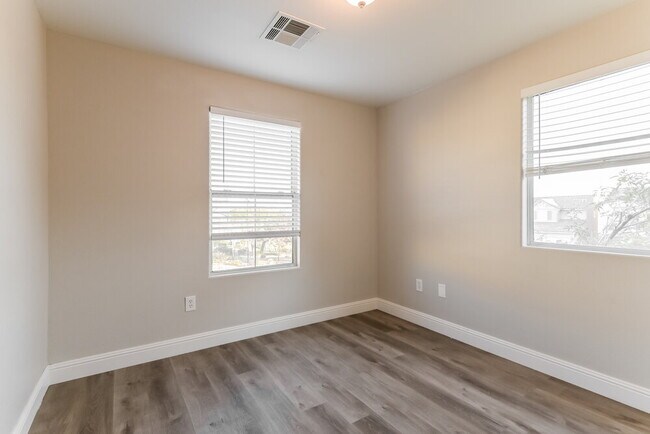 Building Photo - 5677 Bonds Flat St