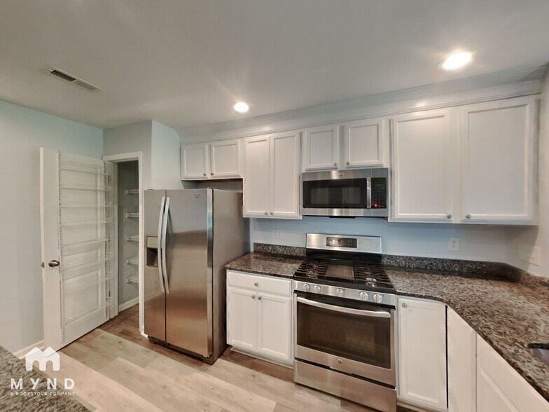 Building Photo - 182 Red Admiral Ct
