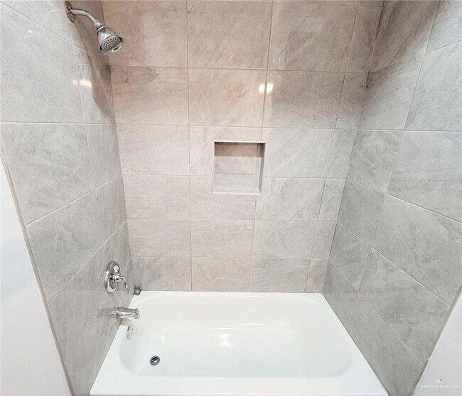 Building Photo - 3815 Las Vistas Ln