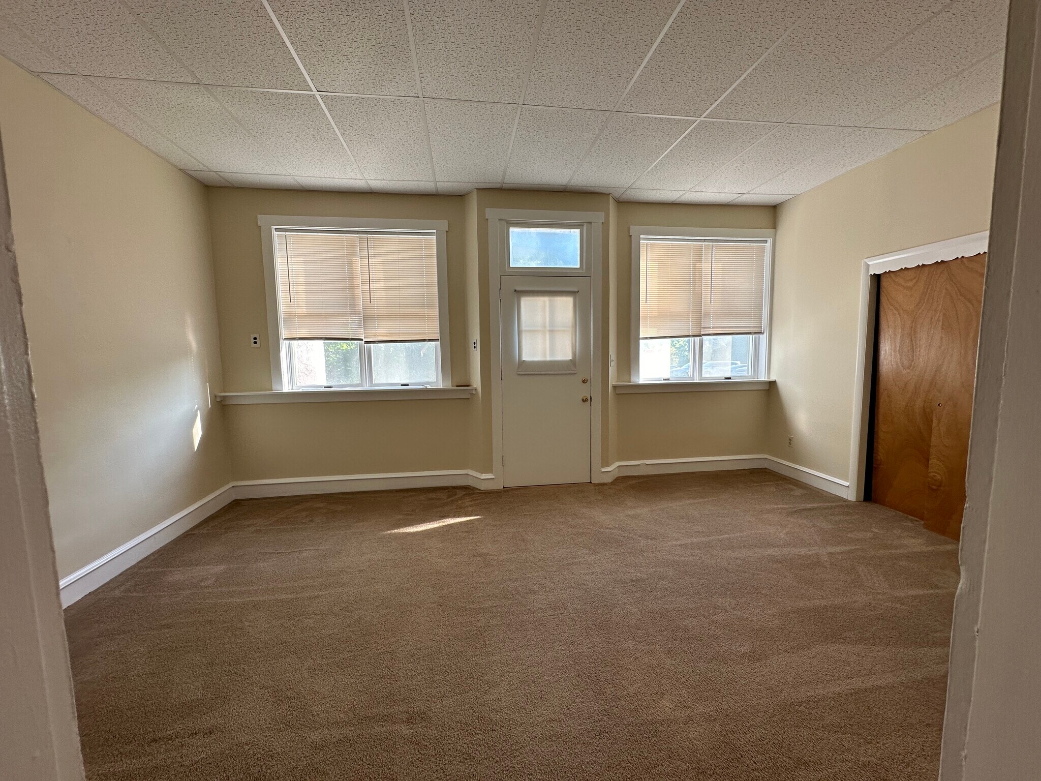 Living room with closet - 2435 Yellow Springs Rd
