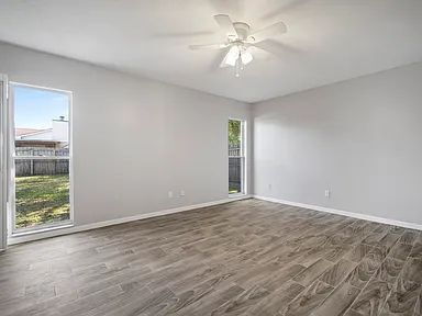 Building Photo - Beautiful Valrico Home | No Carpet + Screened Patio + Bonus Room
