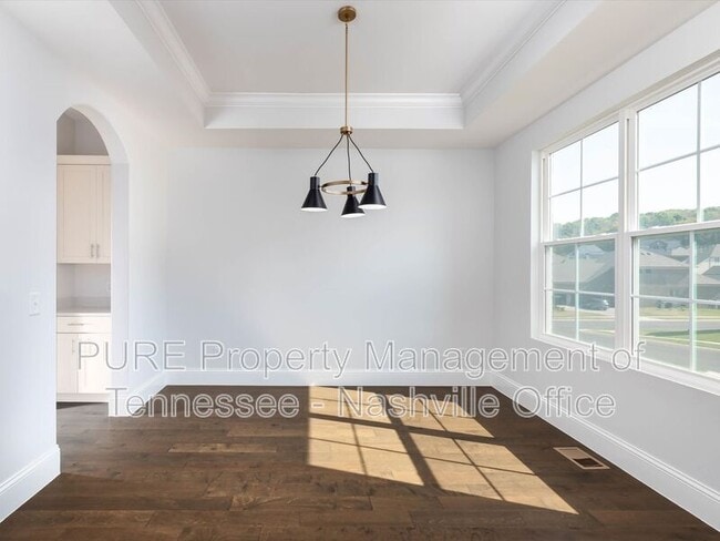 Building Photo - 631 Silva Ln