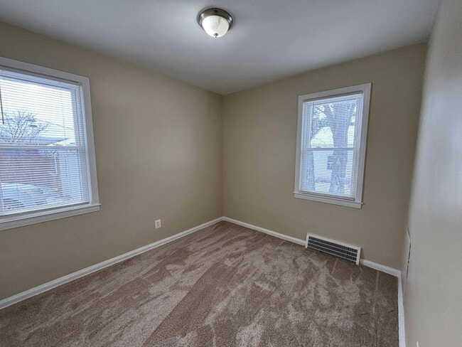 Building Photo - 22517 Petersburg Ave