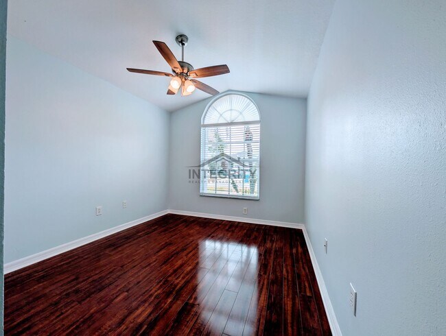 Building Photo - 30549 Tremont Dr