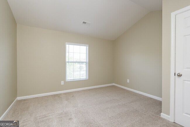 Building Photo - 5892 Village Loop
