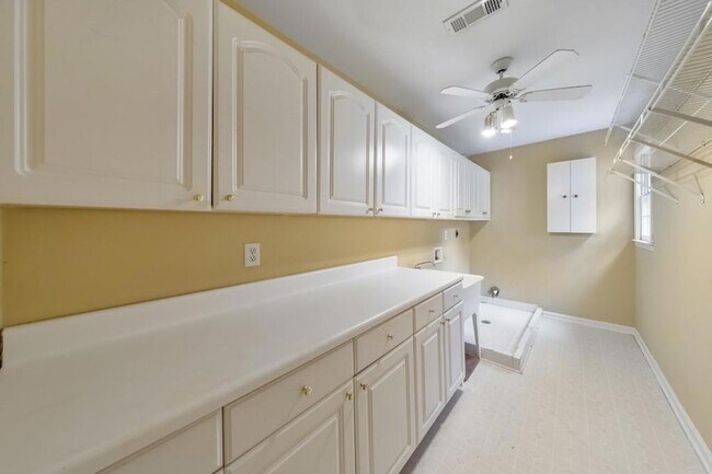 Building Photo - 5321 Edgerton Dr