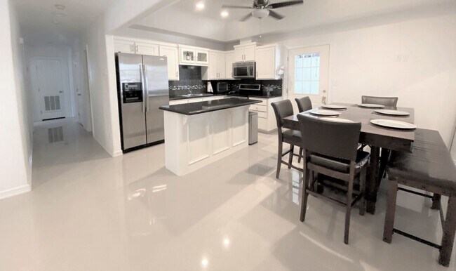 Building Photo - 3Bed/2 Bath Well kept and Upgraded! ( Mcallen TX )