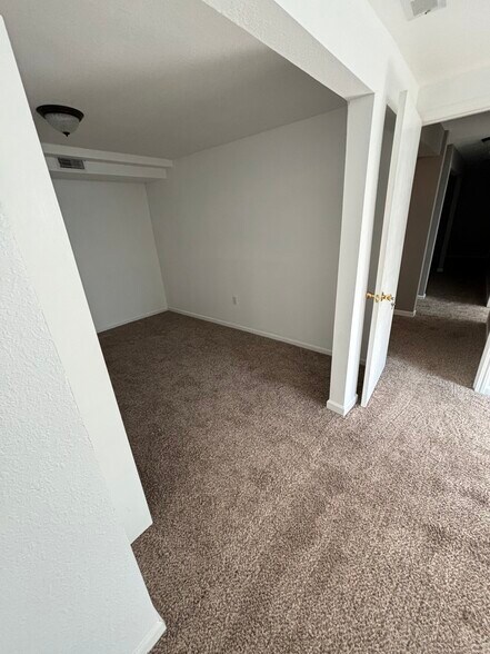 Building Photo - 1407 Willshire Dr