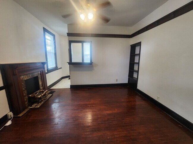 Building Photo - 248 S 9th St