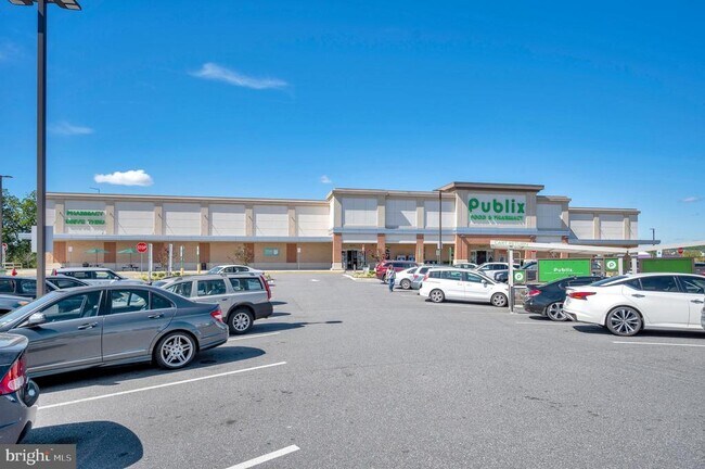 Building Photo - 9403 Pacific Elm St