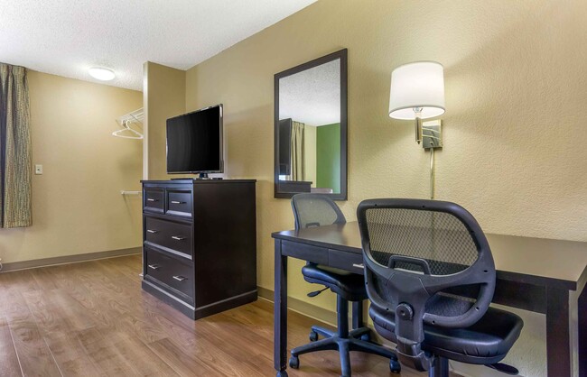 Building Photo - Furnished Studio-Seattle - Kent