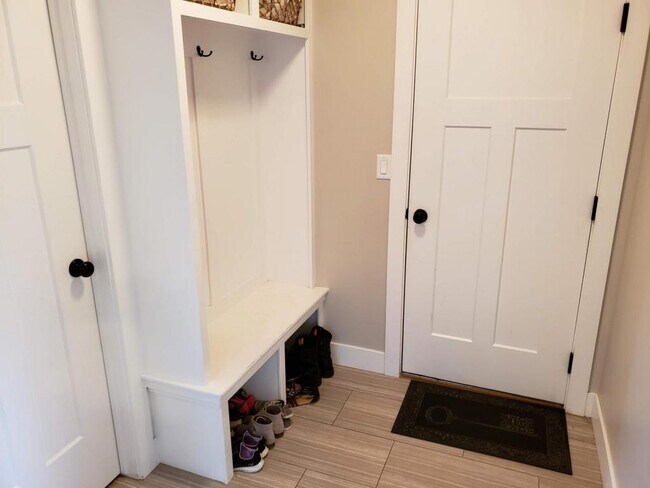 Building Photo - 42 E 1825 N