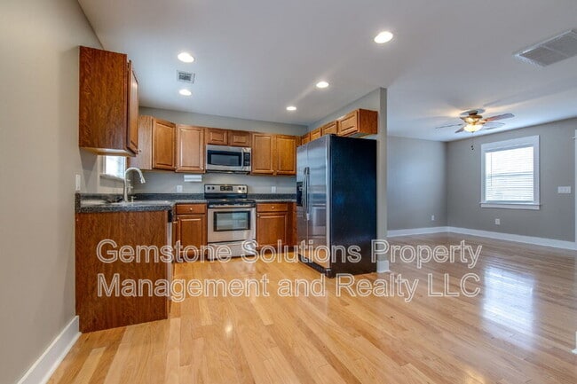 Building Photo - 1220 Berry St