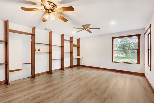 Building Photo - 16109 Awalt Dr