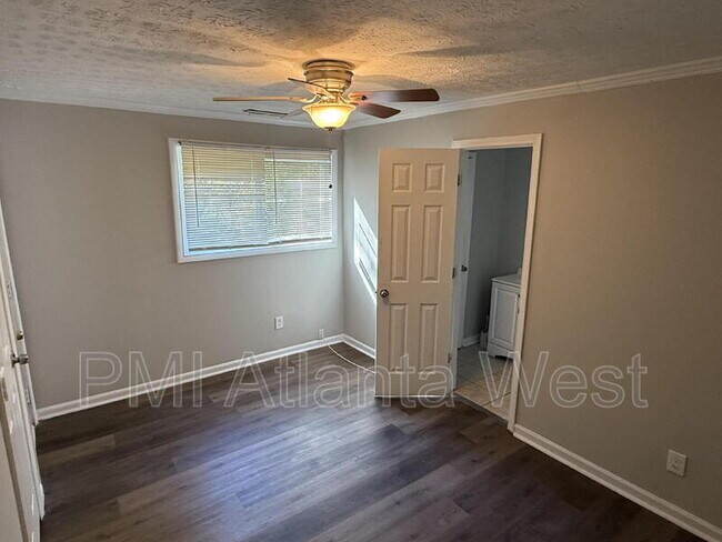 Building Photo - 1462 St Michael Ave