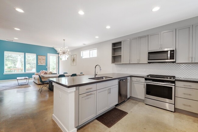 Building Photo - 3108 Aldwyche Dr