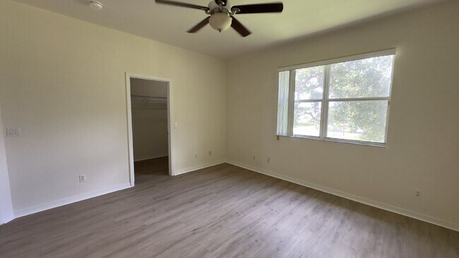 Building Photo - 3042 Grandiflora Dr