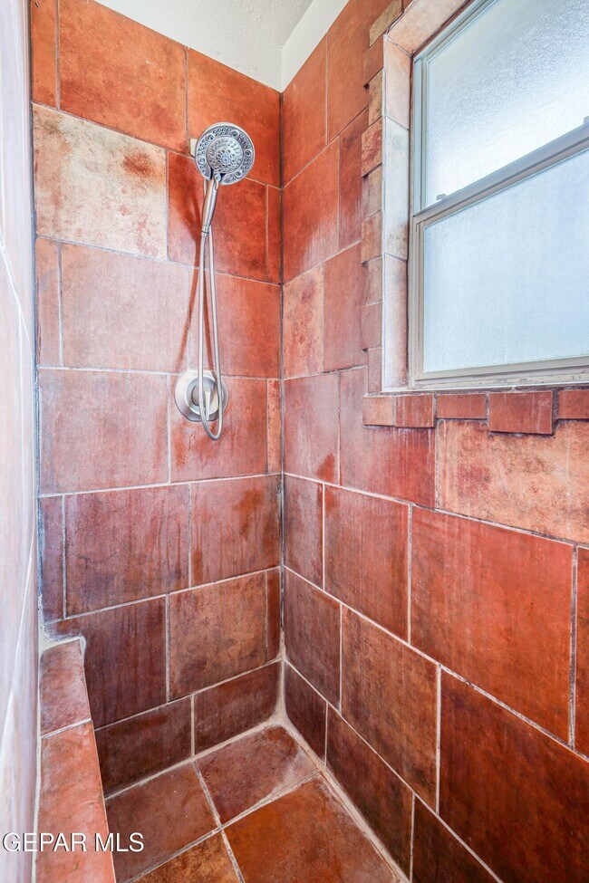 Building Photo - 5733 Saplinas Rd