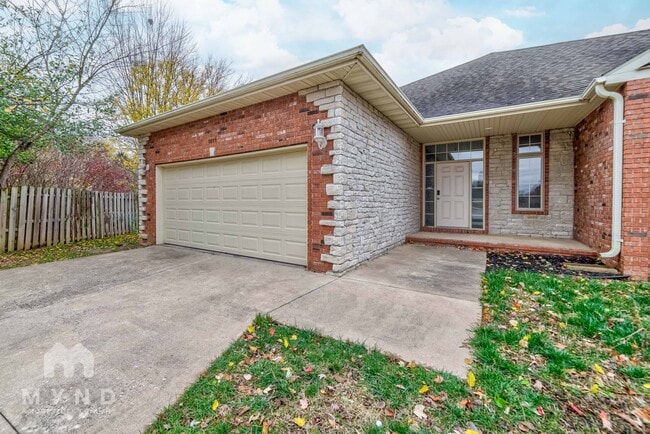 Building Photo - 3253 S Kickapoo Ave