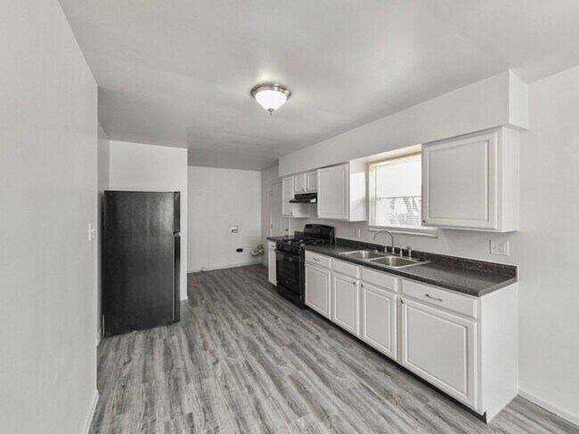 Building Photo - 2905 Dietz St