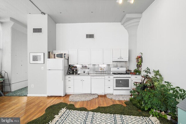 Building Photo - 314-22 N 12th St