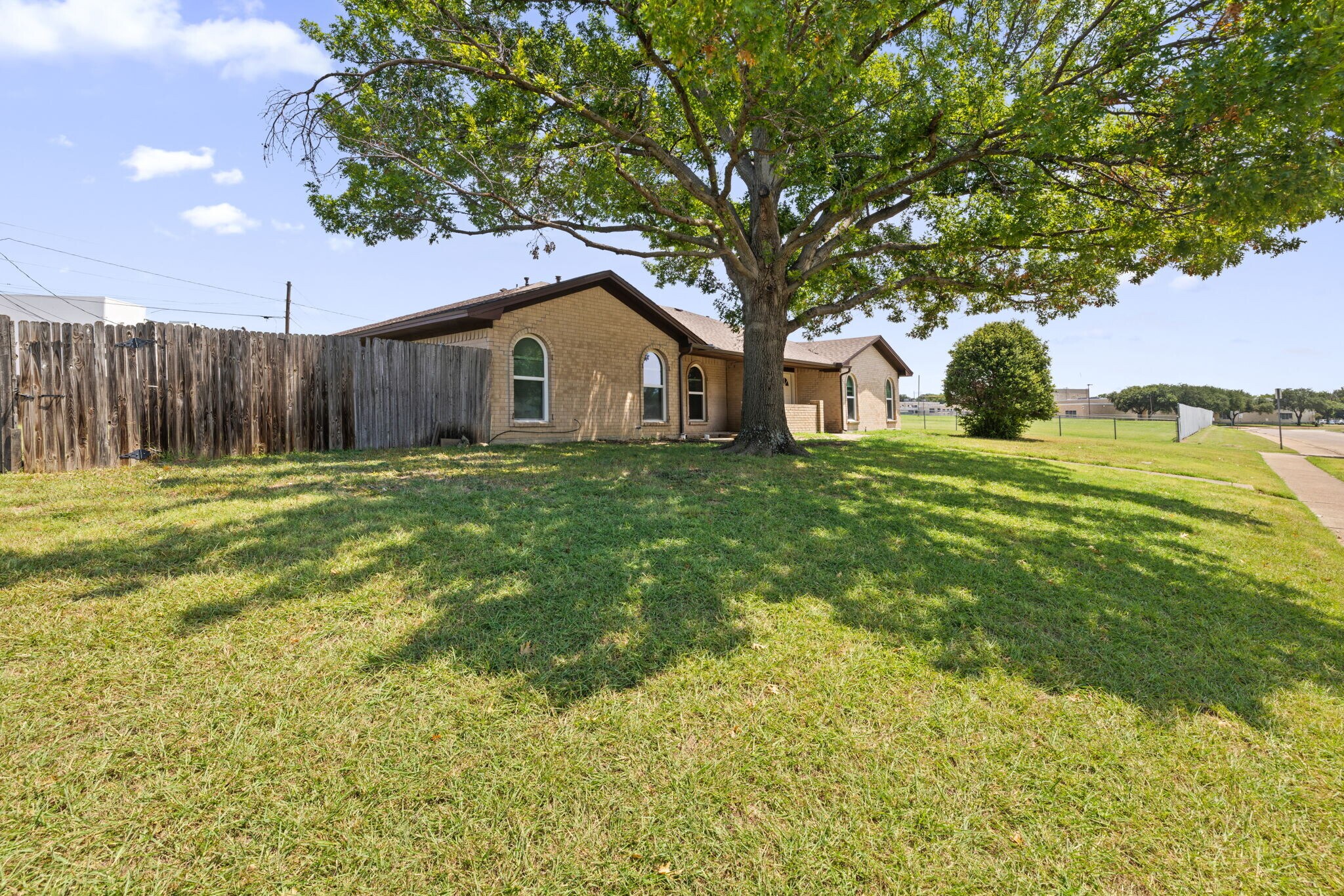 Building Photo - 1910 N Floyd Rd