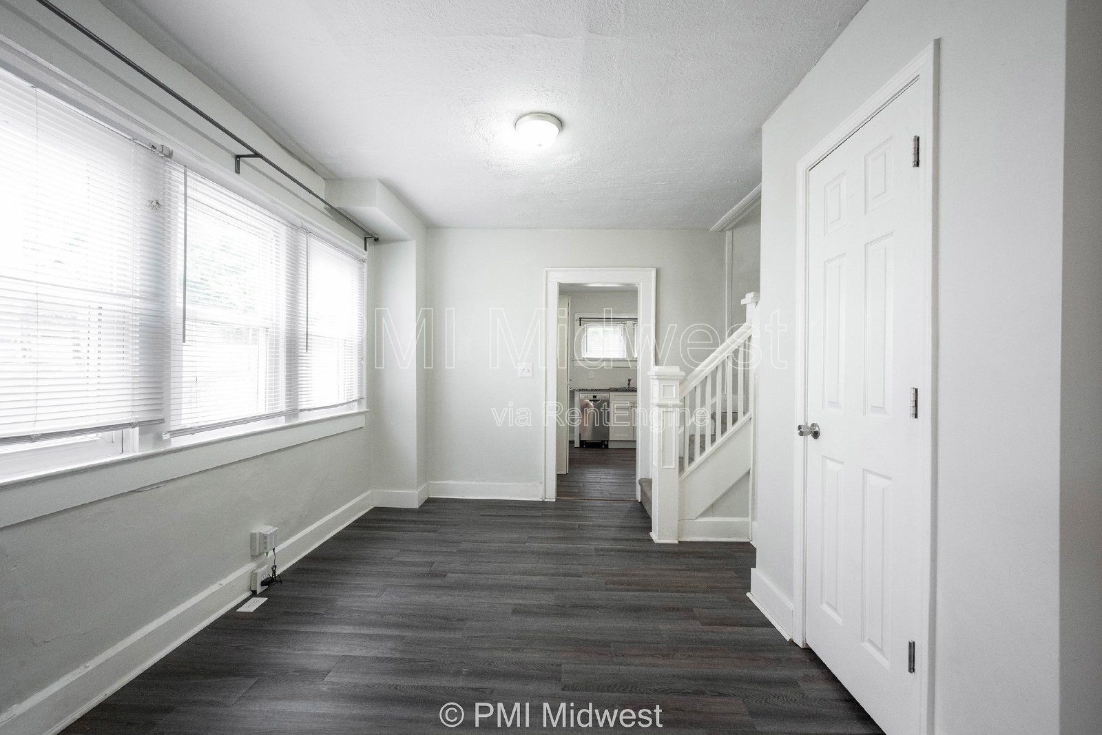 Building Photo - 944 E Minnesota St