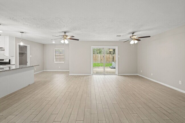 Building Photo - 105 Navajo Dr