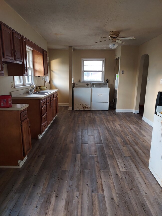 Kitchen and Laundry area - 4798 Westside Dr