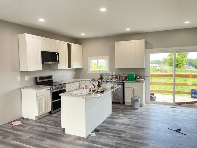 Building Photo - Newly rebuilt house in the heart of Elkhorn