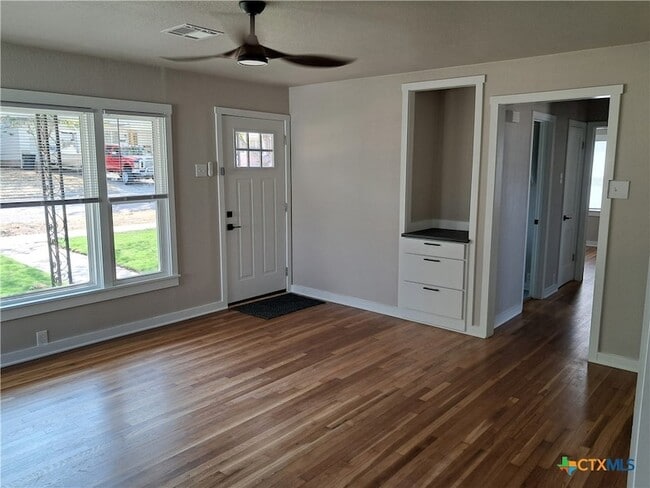 Building Photo - 1706 S 41st St