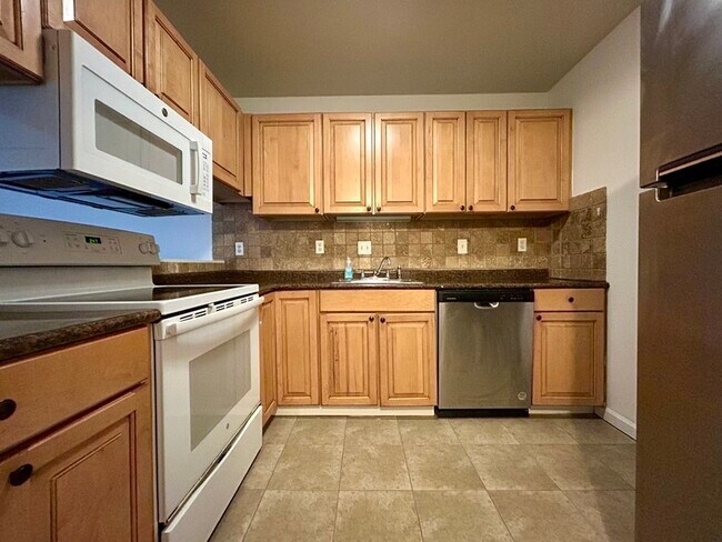 Building Photo - 1625 Merry Oaks Rd