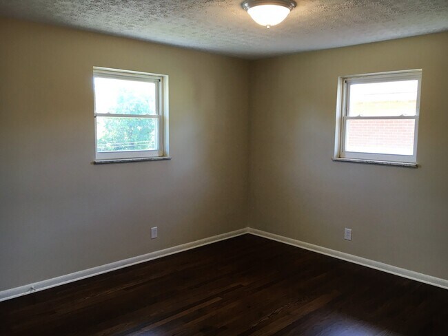 Building Photo - 3201-3205 Norwood St