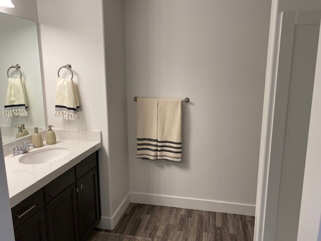 Building Photo - 7244 N Silver Spring Way