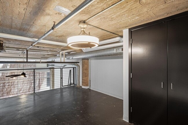Building Photo - 521 S 7th St