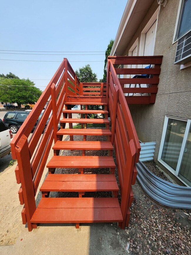 Building Photo - 1707 Oakshire Ln