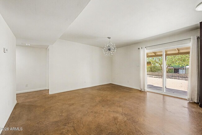 Building Photo - 29 E Foothill Dr