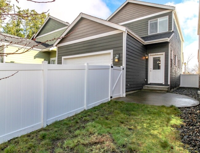 Building Photo - Beautiful Lacey Home with new paint and carpet in Popular Edgewater Community